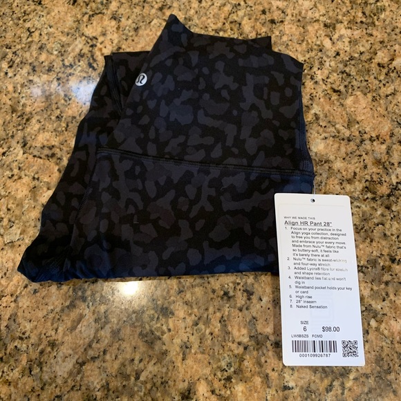 Lululemon’s Align pant 28” leggings - Picture 6 of 7